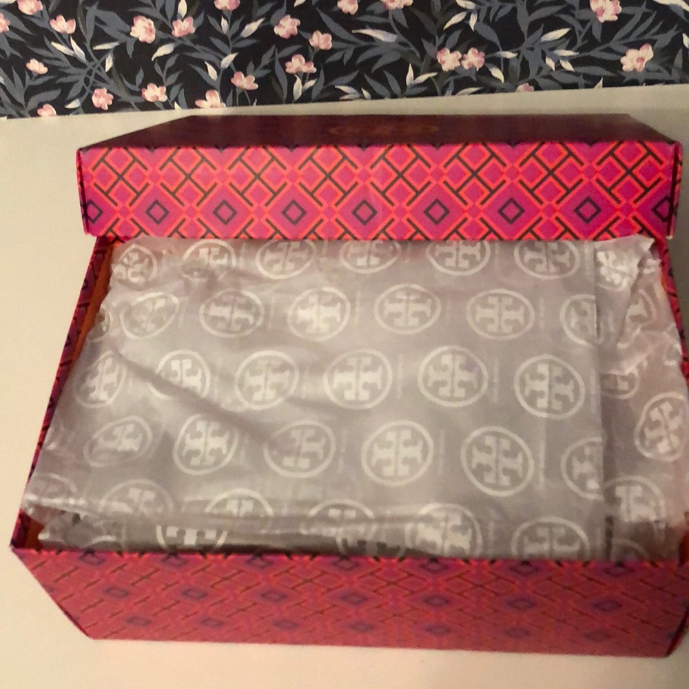 Tory Burch Miller Cloud metallic leather sandals - Picture 9 of 10